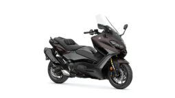 
										Yamaha TMAX 560 complet									
