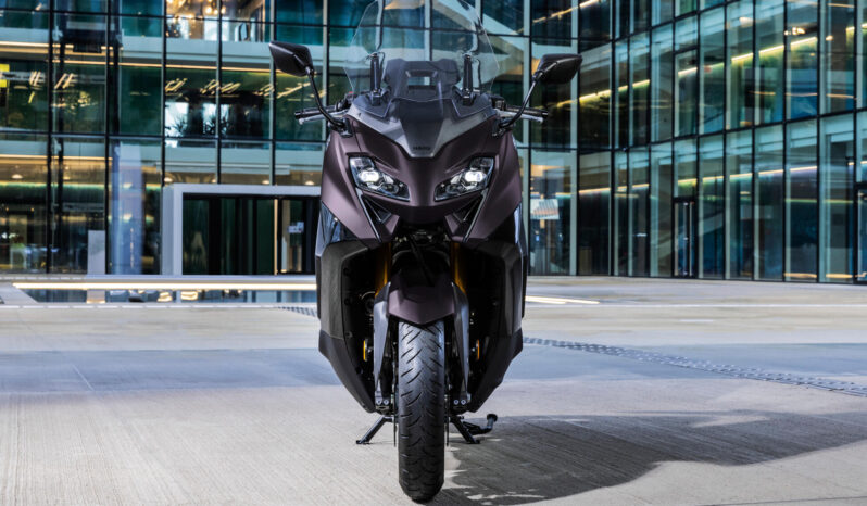 
								Yamaha TMAX 560 complet									
