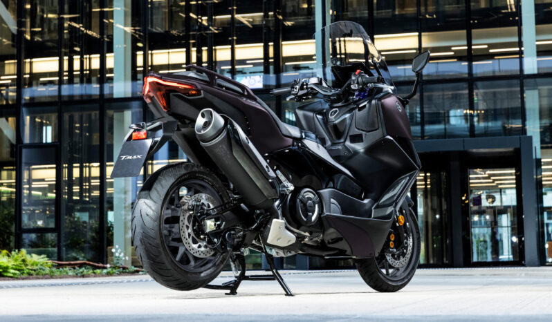 
								Yamaha TMAX 560 complet									