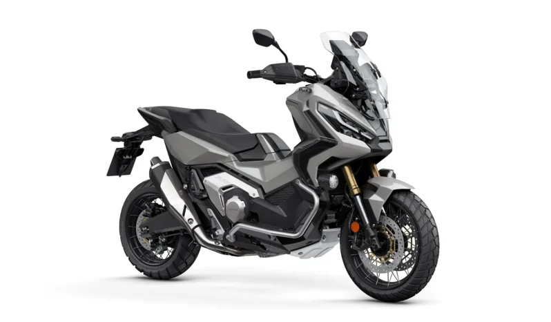 
								Honda X-ADV 750 complet									